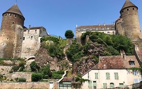 Bâtisse Du Pont Pinard Et Son Granit Rose Semur-en-auxois